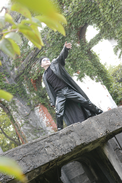 �����E�����B����