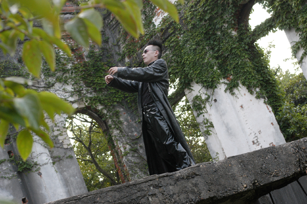 �����E�����B����