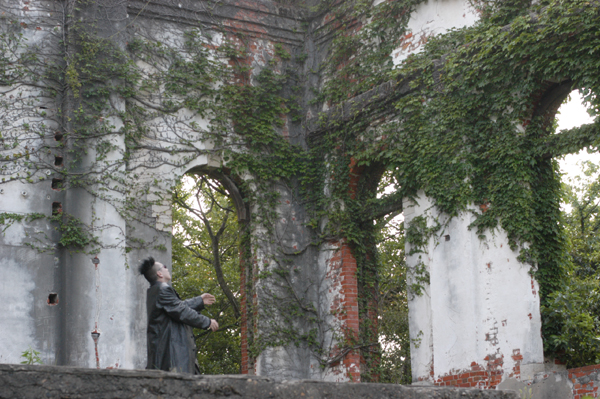 �����E�����B����