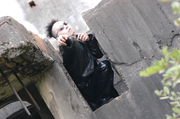 �����E�����B����