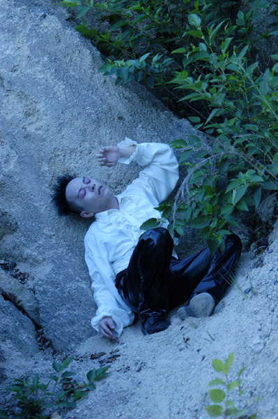 �����E�����B����