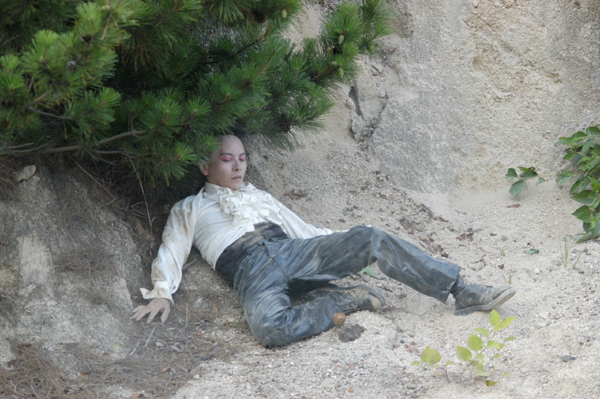 �����E�����B����