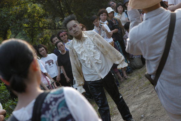 �����E�����B����