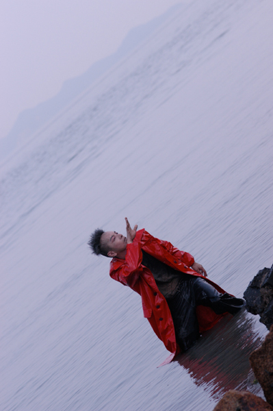 �����E�����B����