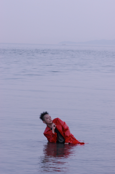 �����E�����B����