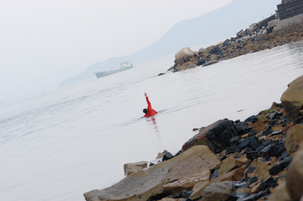 �����E�����B����